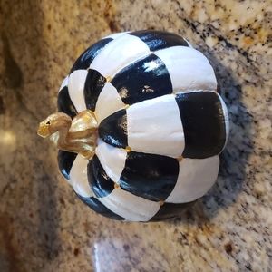 Checkered pumpkin